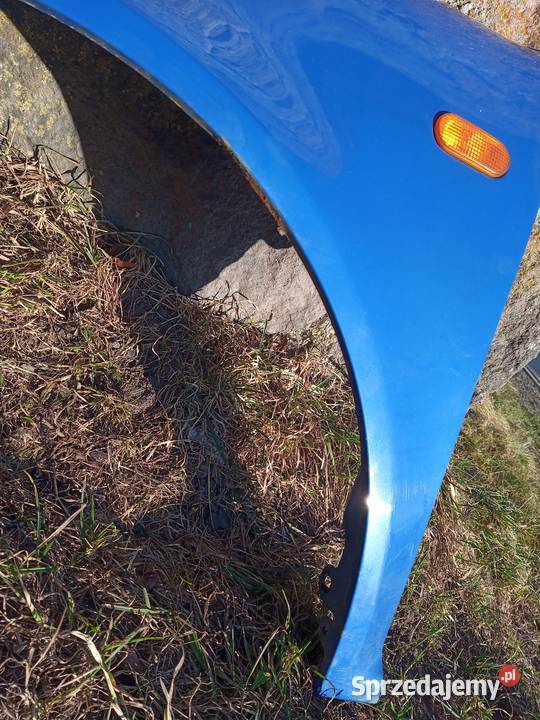 Błotnik golf 4 LW5Z lewy