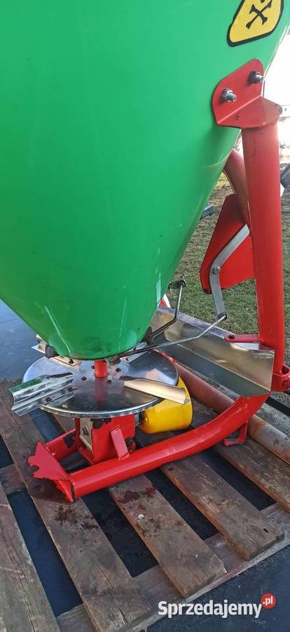 Rozsiewacz do nawozów lejek Przeworsk
