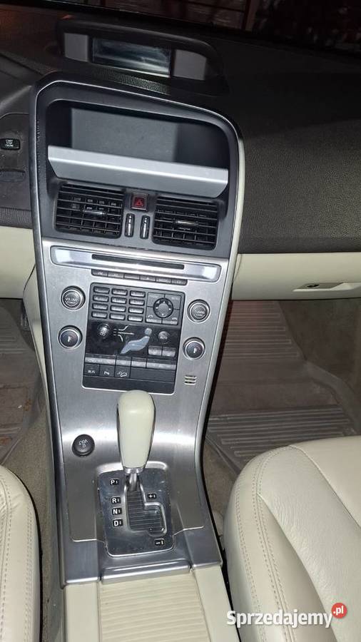 Volvo XC60 30T6 blispanorama2xPDC Gniezno