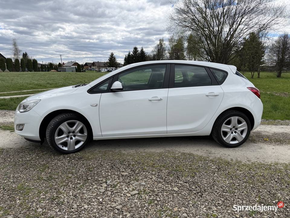 Opel Astra J 14T 140 2012 r 159kkm Stan Klima Hatchback Astra Brzozów