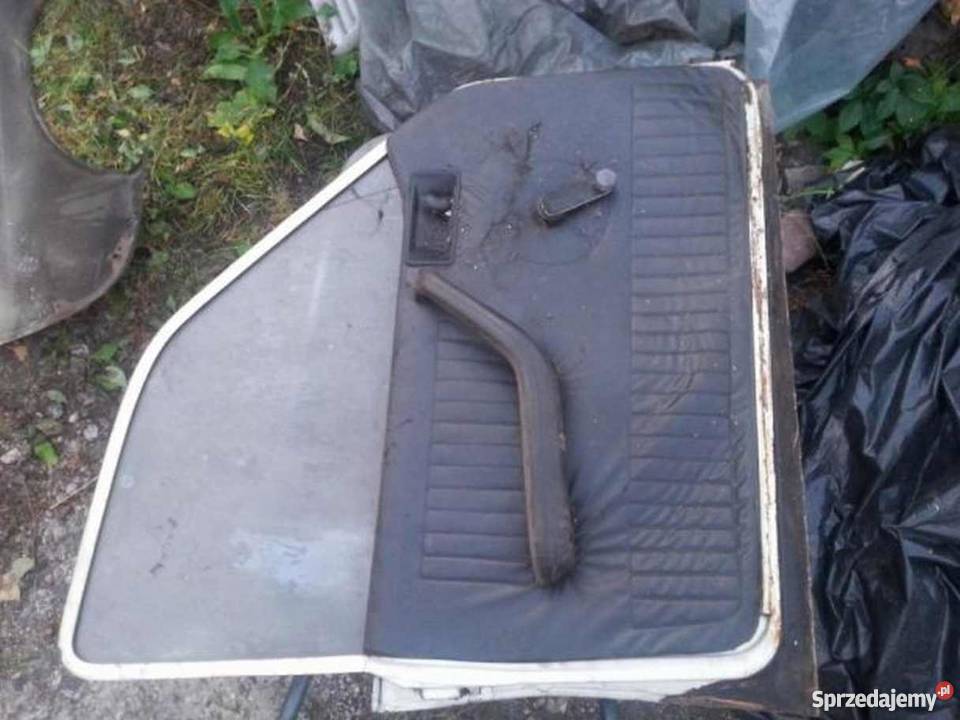 Dacia 1300 błotnik dzrwi zdrowe uzbrojone części blacharskie Karoseria Częstochowa