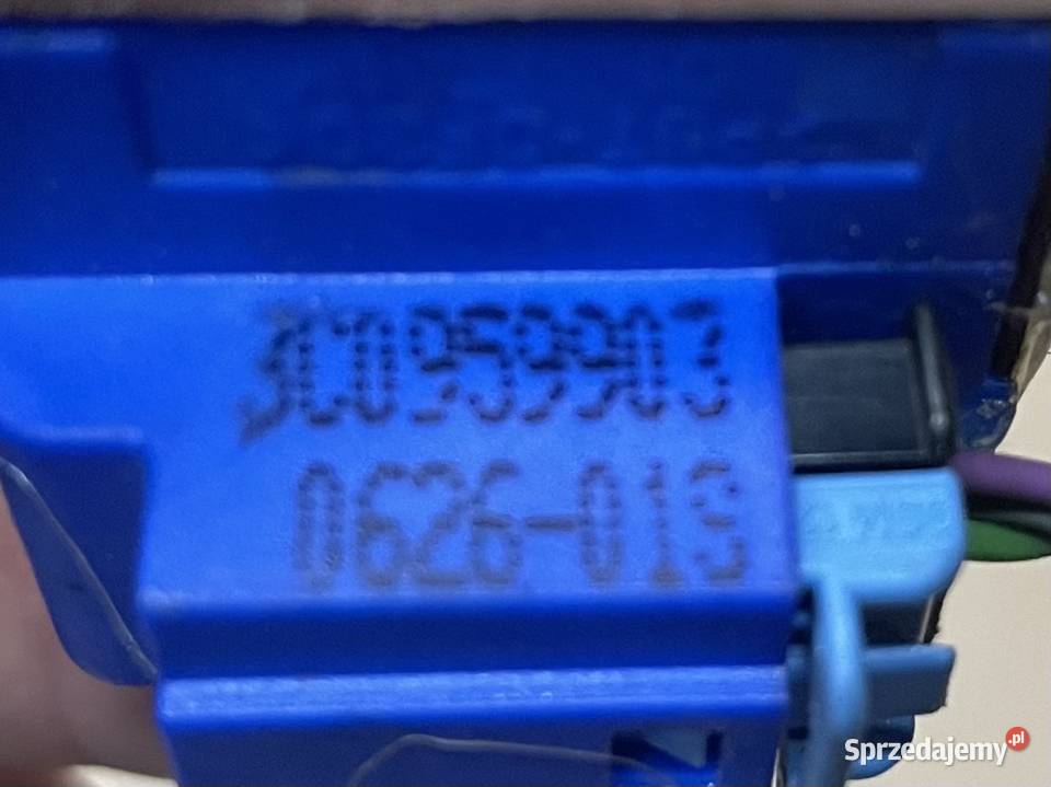 3C0959903 przycisk wlewu paliwa vw passat b6 Rok produkcji 2007 sprzedam