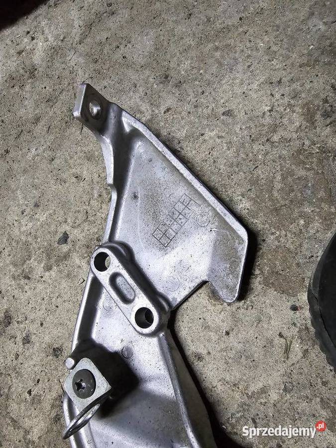 Suzuki RF 600 mocowanie set prawy podnóżka pompy