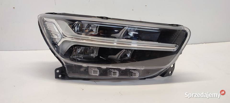 VOLVO XC40 LAMPA PRAWY PRZÓD ANGLIK RHD 31655986
