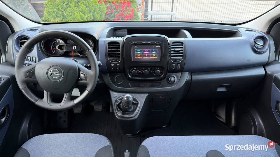 Opel Vivaro L2 H1 DŁUGI 9osobowy z Niemiec Stan Opatów sprzedam