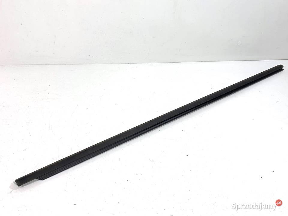 LISTWA ZGARNIAJĄCA PRZÓD PRAWY SKODA KAMIQ podkarpackie