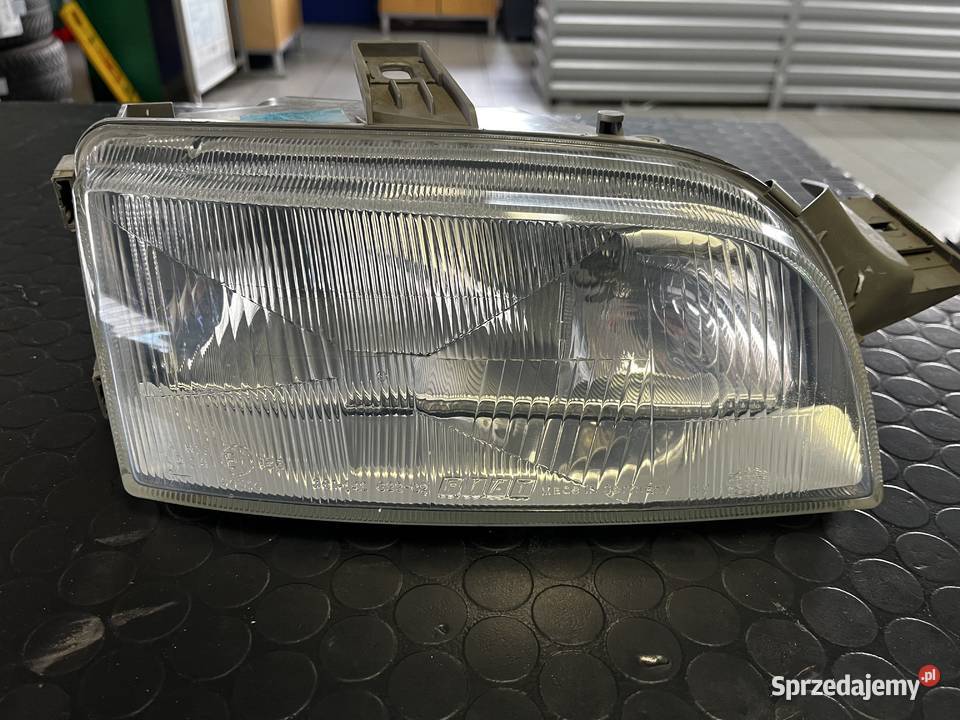 Reflektor przedni Fiat Punto I 19932000 osobowe dolnośląskie Zgorzelec