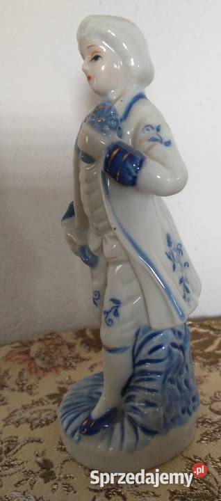Porcelanowa figurka szlachcica w stroju dworskim Krotoszyn
