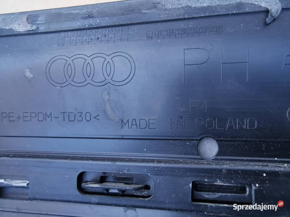 Listwa drzwi tył tylnia prawa rh audi Q4 etron Sieraków sprzedam