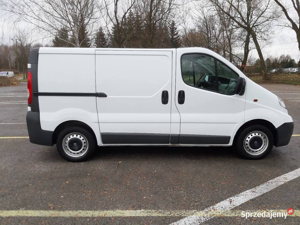 Opel vivaro 2009r 207 90KM Końskie