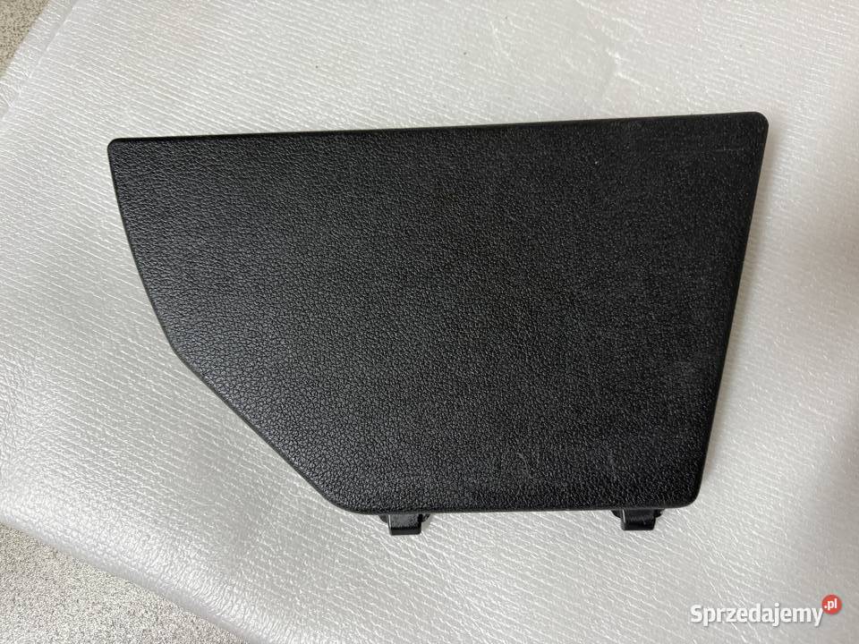 Zaślepka tapicerki bagażnika prawa strona podkarpackie Kolbuszowa Dolna