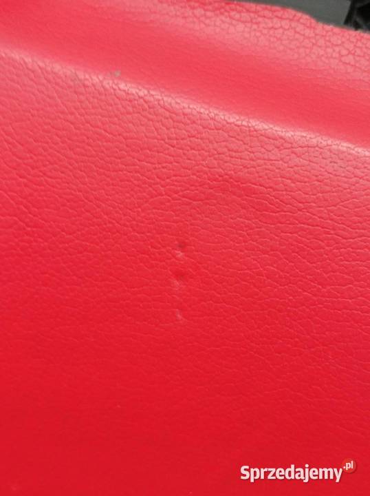 SCHOWEK PRAWY PASAŻERA DESKI CZERWONY 80600005