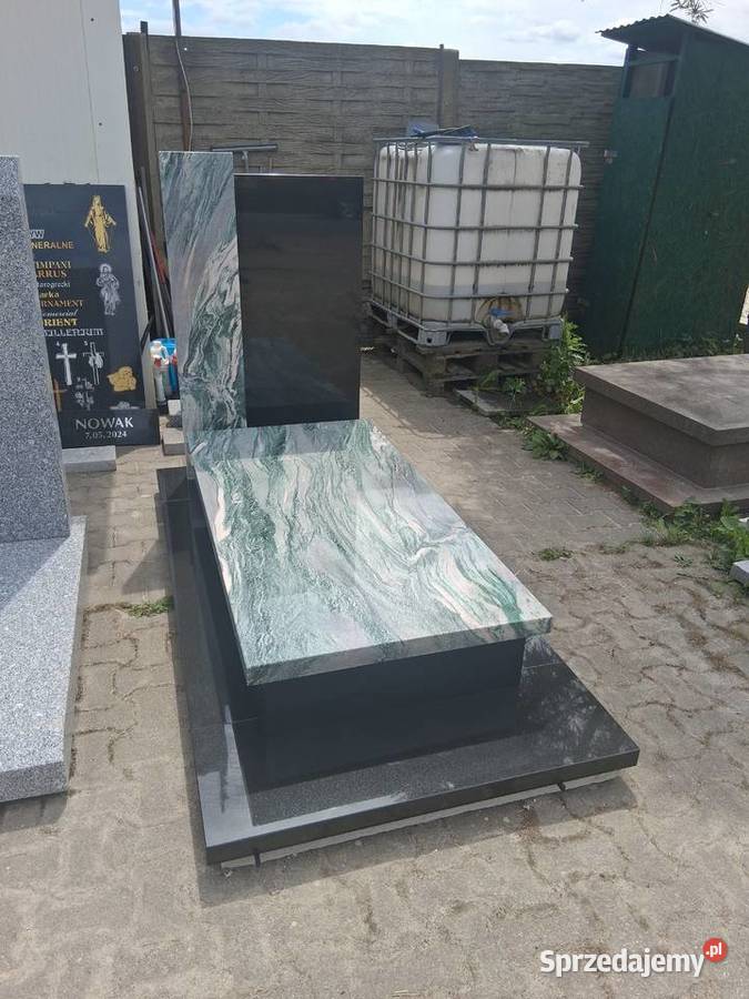 Nagrobek Arctic Green Brazilian Black Strzegom