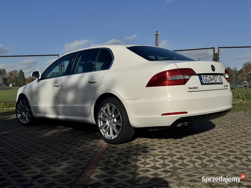 Skoda Superb 16 TDI 2013 r 137 Biała nieuszkodzony Gdańsk