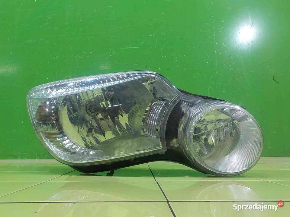 SKODA YETI 18 TSI 11r lampa prawa przod Suków