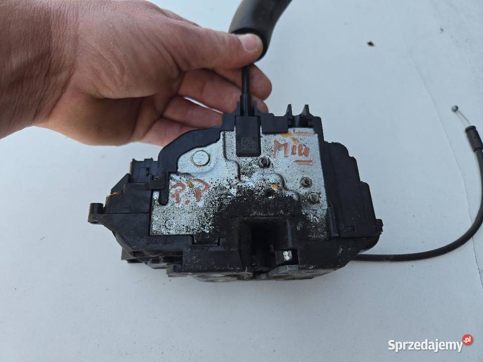 ZAMEK DRZWI PRAWY PRZÓD RENAULT MEGANE III sprzedam