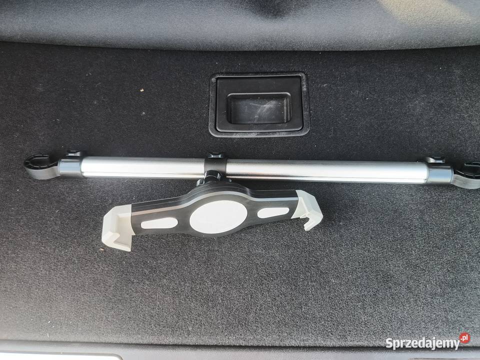 Uchwyt na tablet do auta montowany między Radom