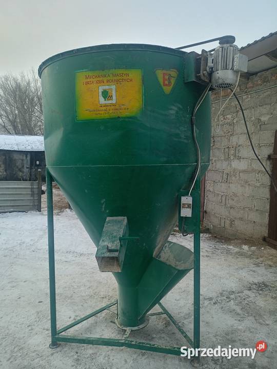Mieszalnik pasz 1000 Sobiepany sprzedam