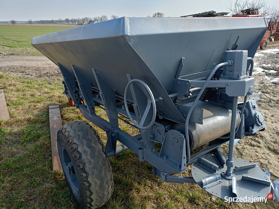 Rozsiewacz wapna Gostyń sprzedam