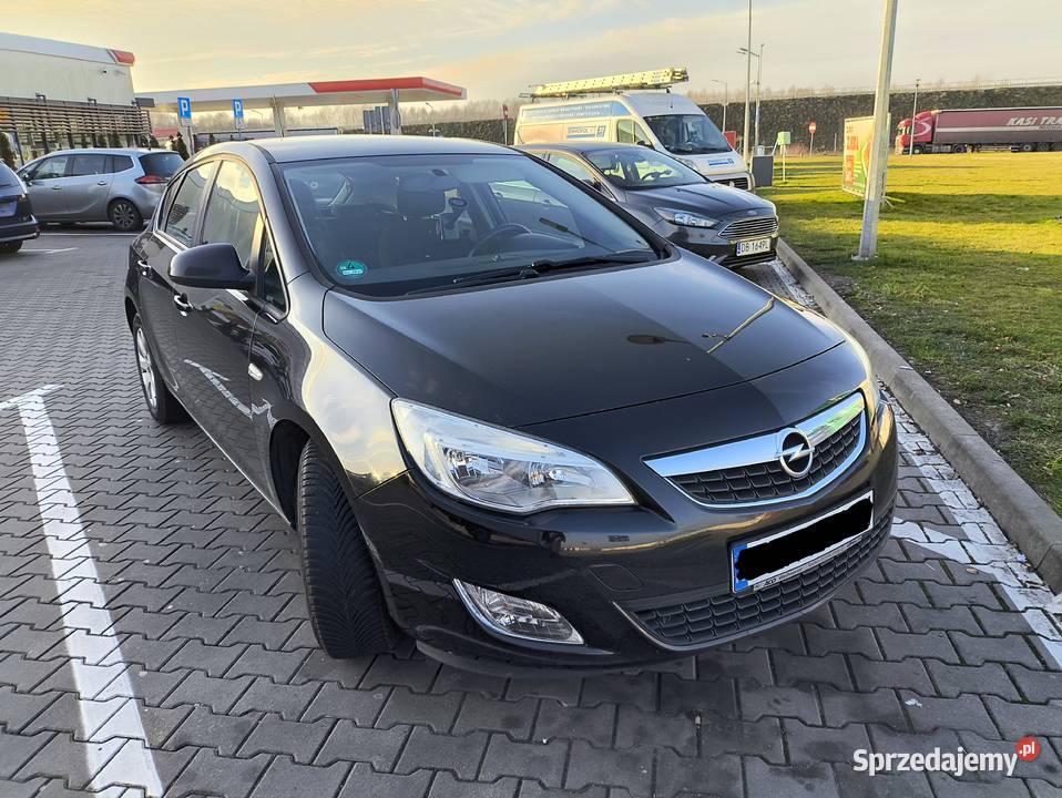 Opel Astra 16 Turbo benzyna 180kony Niski
