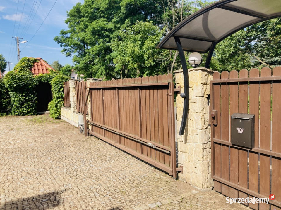 Sprzedam 300metrowy dom w Budzyniu kKryspinowa Budzyń