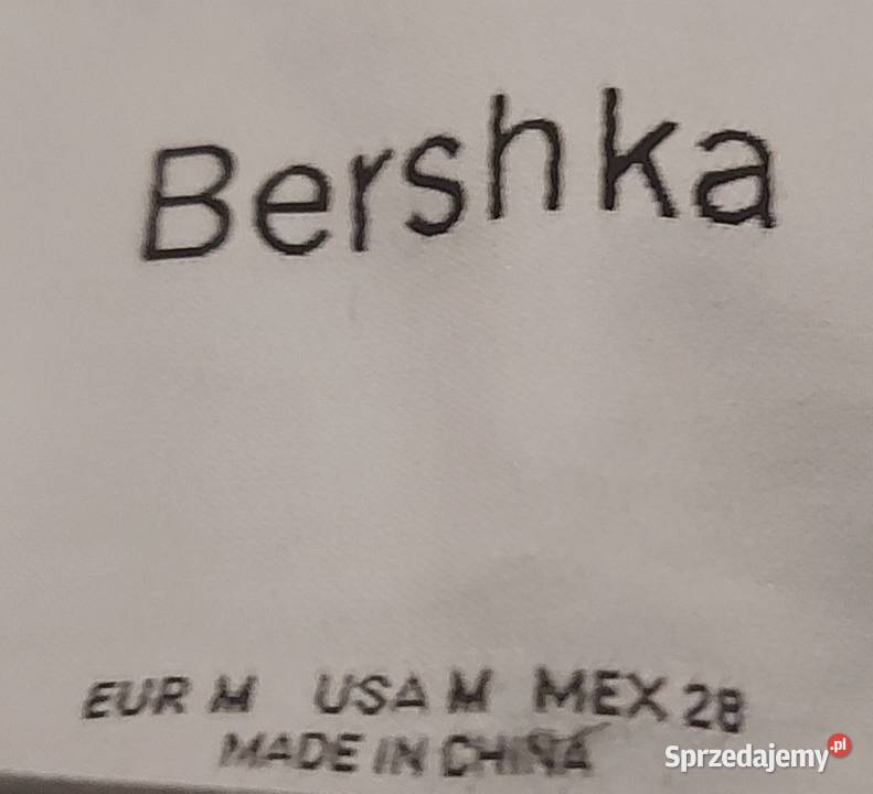 Czarny zimowy płaszcz rozmiar M Bez wzoru Ostróda