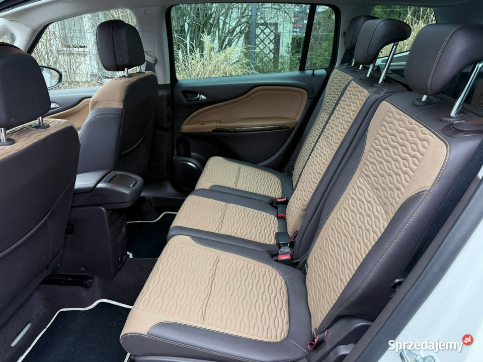 Opel Zafira NAVi Panorama Bezwypadkowa Zadbana i światła przeciwmgielne Zafira Poznań sprzedam