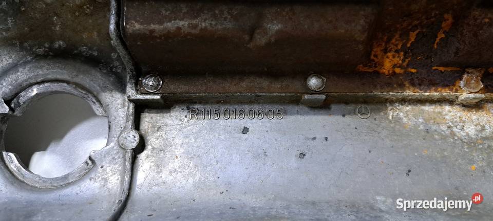 Pokrywa zaworów R1150160605 Mercedes W110 W115 osobowe Głowice cylindrów pomorskie