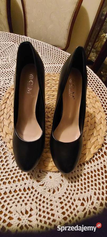 Piękne nowe czarne szpilki inna Łódź