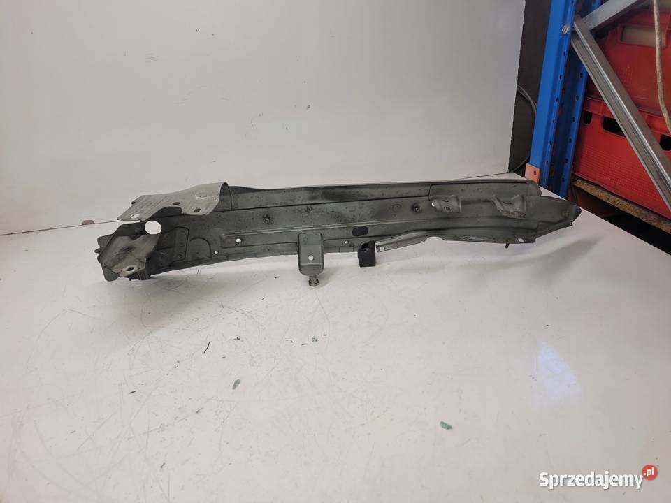 MOCOWANIE BŁOTNIKA LEWE AUDI Q7 4L0805157B osobowe Przystajń