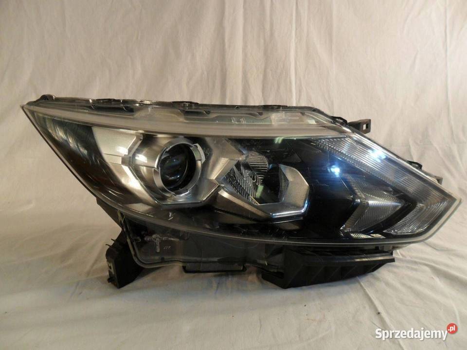 Reflektor Przód strona prawa Nissan Qashqai Motoryzacja sprzedam