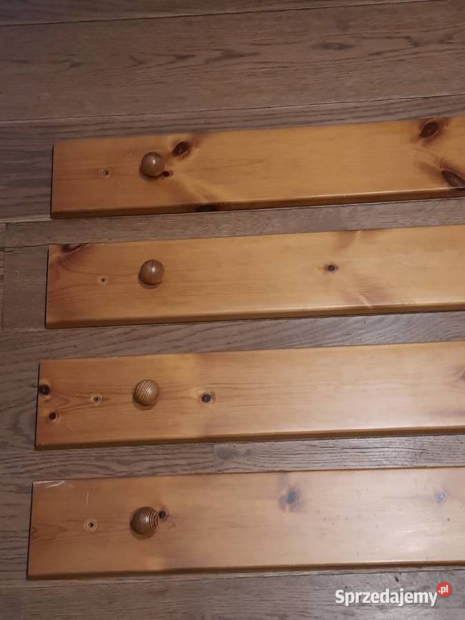 4 drewniane pionowe wieszaki drewno komplet Morąg