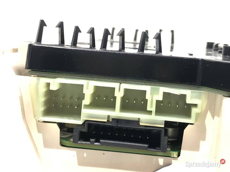 LAMPA SUFITOWA MERCEDES GLE 1669004115 SUV 1518 osobowe