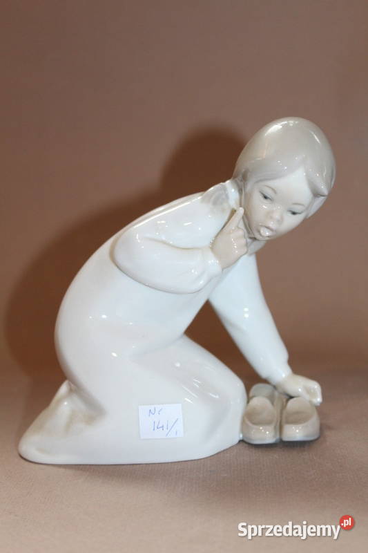 Figurka dziewczynka z butami Lladro 141a FiaF Szczecin