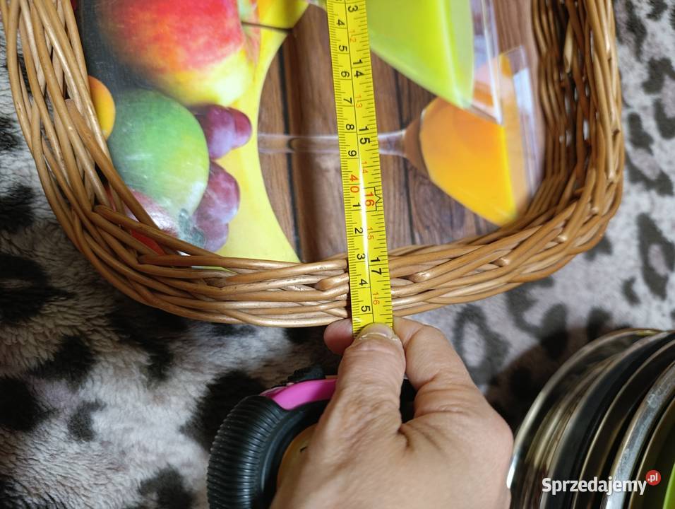 taca wiklinowa z uchwytami na płycie Poznań