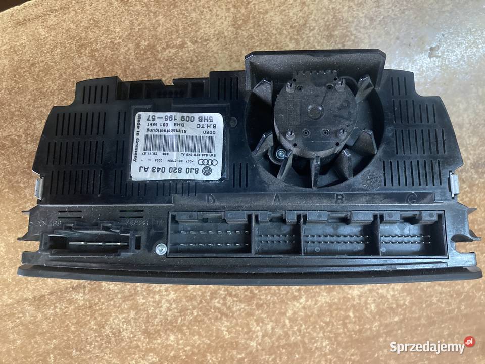 AUDI TT PANEL KLIMATYZACJI 8J0820043AJ wielkopolskie Rakoniewice