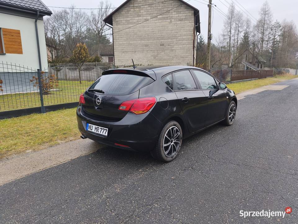 Opel Astra J 14 Benzyna Klima 5 Drzwi Bogata isofix Kłobuck sprzedam