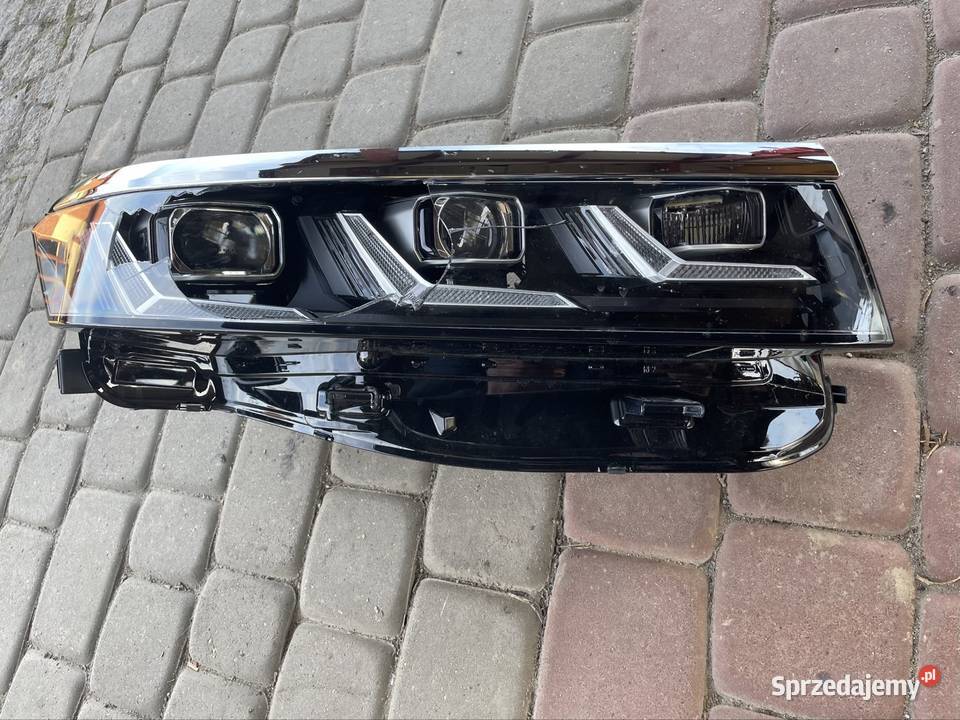 Reflektor prawy lampa Tuareg III lift