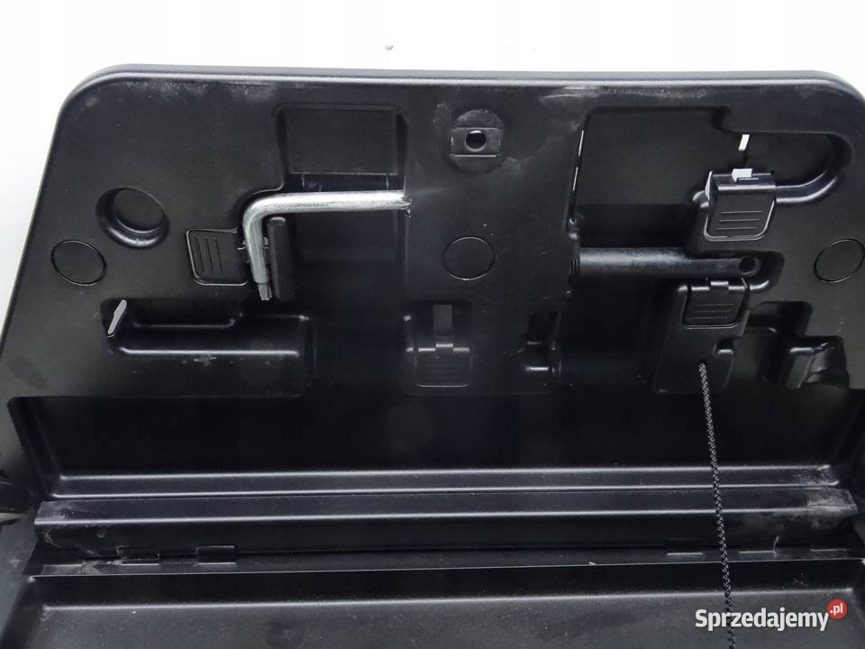 4E0012123C AUDI A8 D3 0307 SCHOWEK NARZEDZIA Przemęt