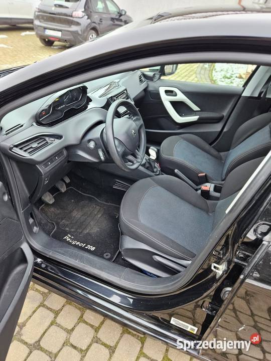 Peugeot 208 mały przebieg nowy 1199cm3 208 Sochaczew