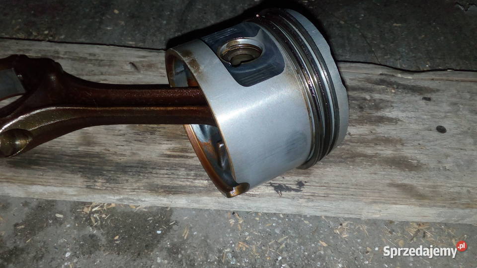 VW golf 18 16v KR tłoki z korbami Wronka sprzedam