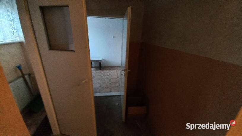 Komornik sprzeda działka zabudowana budynkiem