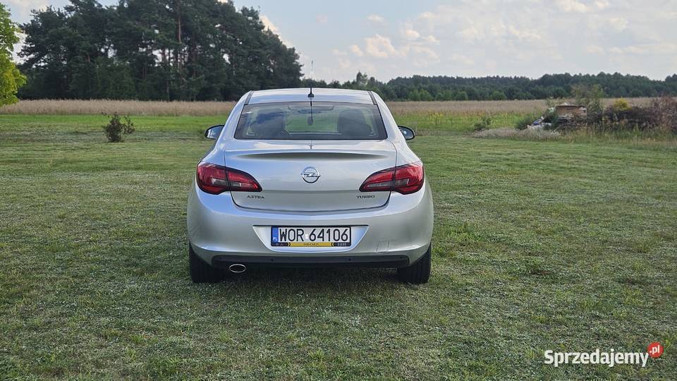 Opel Astra J Sedan 14 Turbo 140 LPG Salon