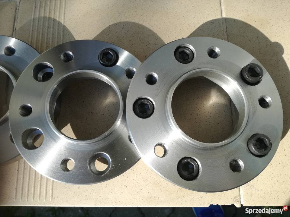 DYSTANSE ZMIENIAJĄCY ROZSTAW ŚRUB POD KLIENTA Kartuzy