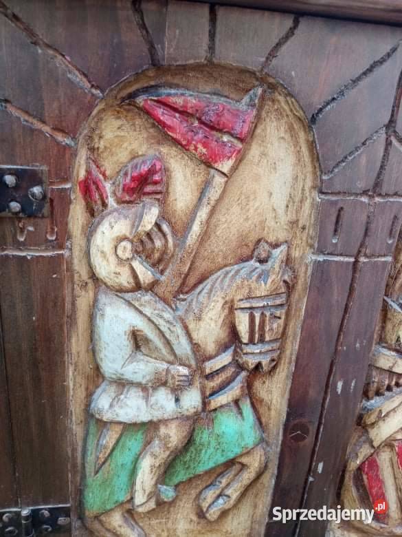 Ręcznie rzeźbiona drewniana komoda Chojnice