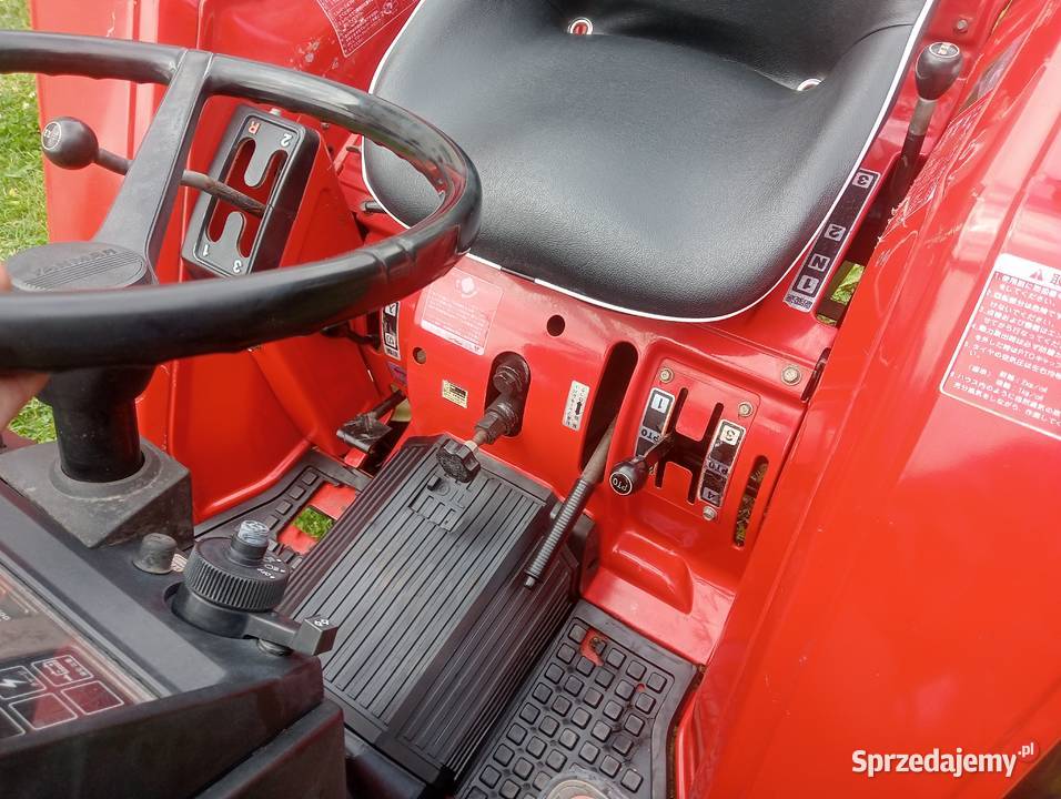 Ciągnik 4x4 Kubota 20 wspomaganie kierownicy Skrzynia biegów Manualna Jasienica Rosielna