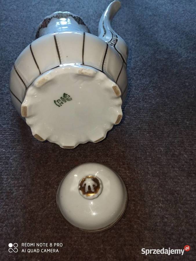 Dzbanek C T Ze złotymi paseczkami
Syg z lat 1909 Gdańsk