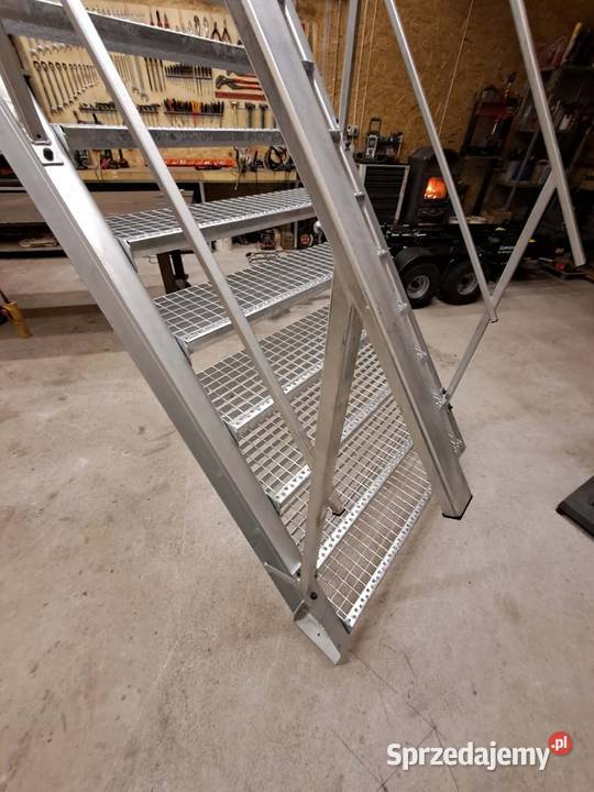 Schody na wymiar Schody zewnętrzne Schody i balustrady Bojanowo