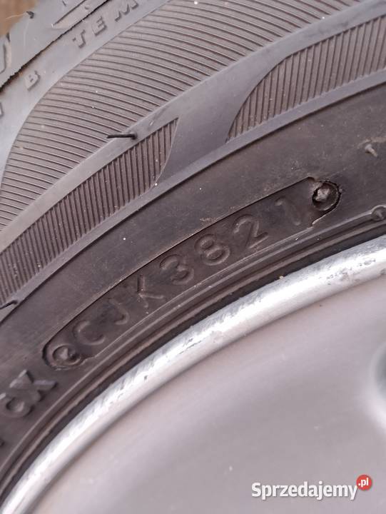 Oryginalne alufelgi Ford z oponami R14 świętokrzyskie Jędrzejów