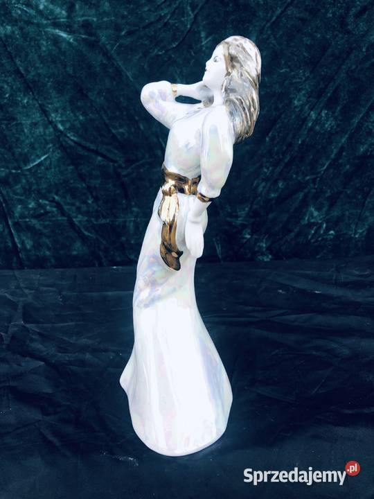 PORCELANOWA FIGURKA kobieta Stipo Rumunia Porcelana i szkło Łowicz